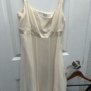 Maggy London Elegant pure chiffon Cream Dress